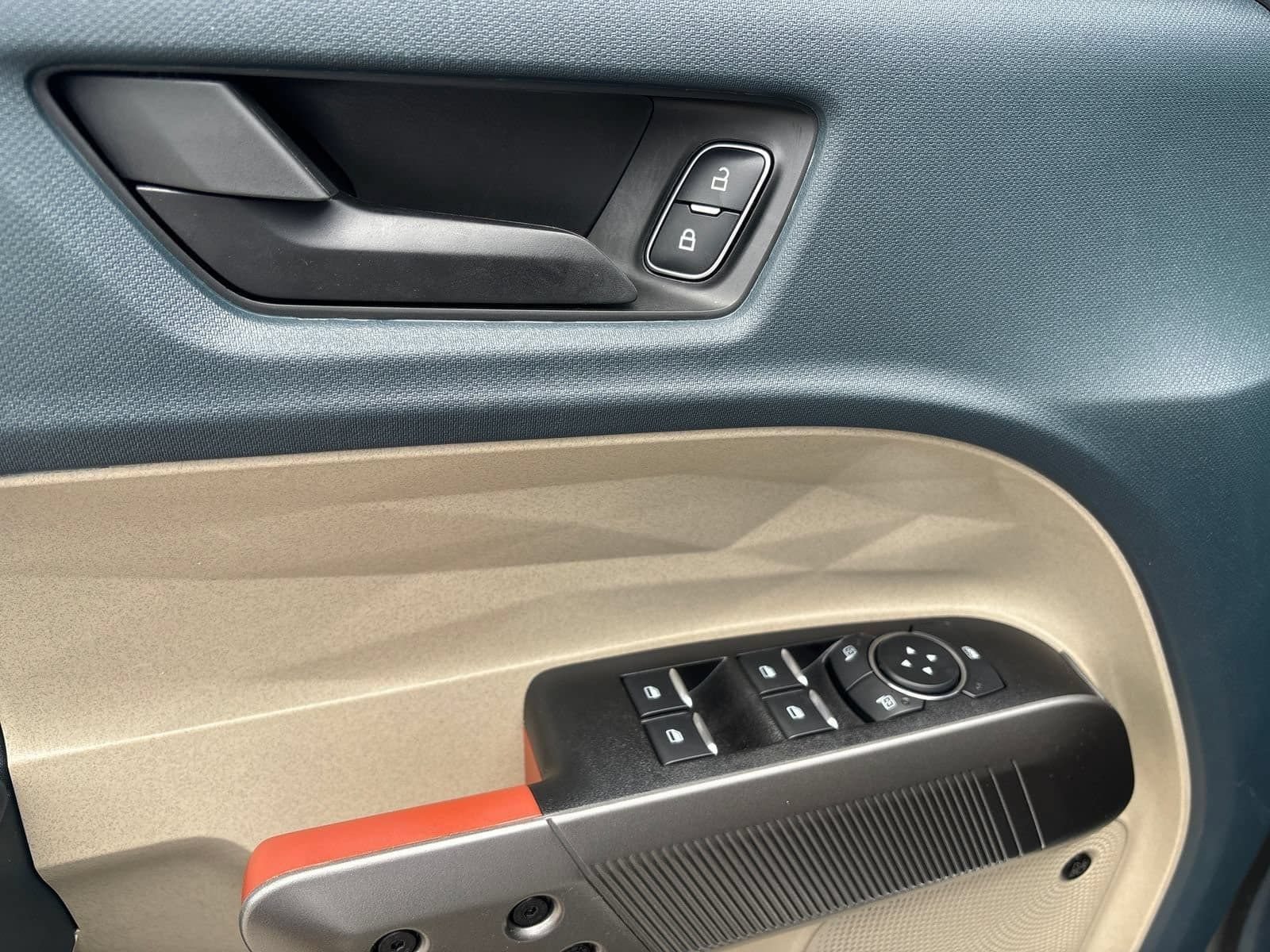 Used 2025 Ford Maverick Lariat AWD/4WD image 28