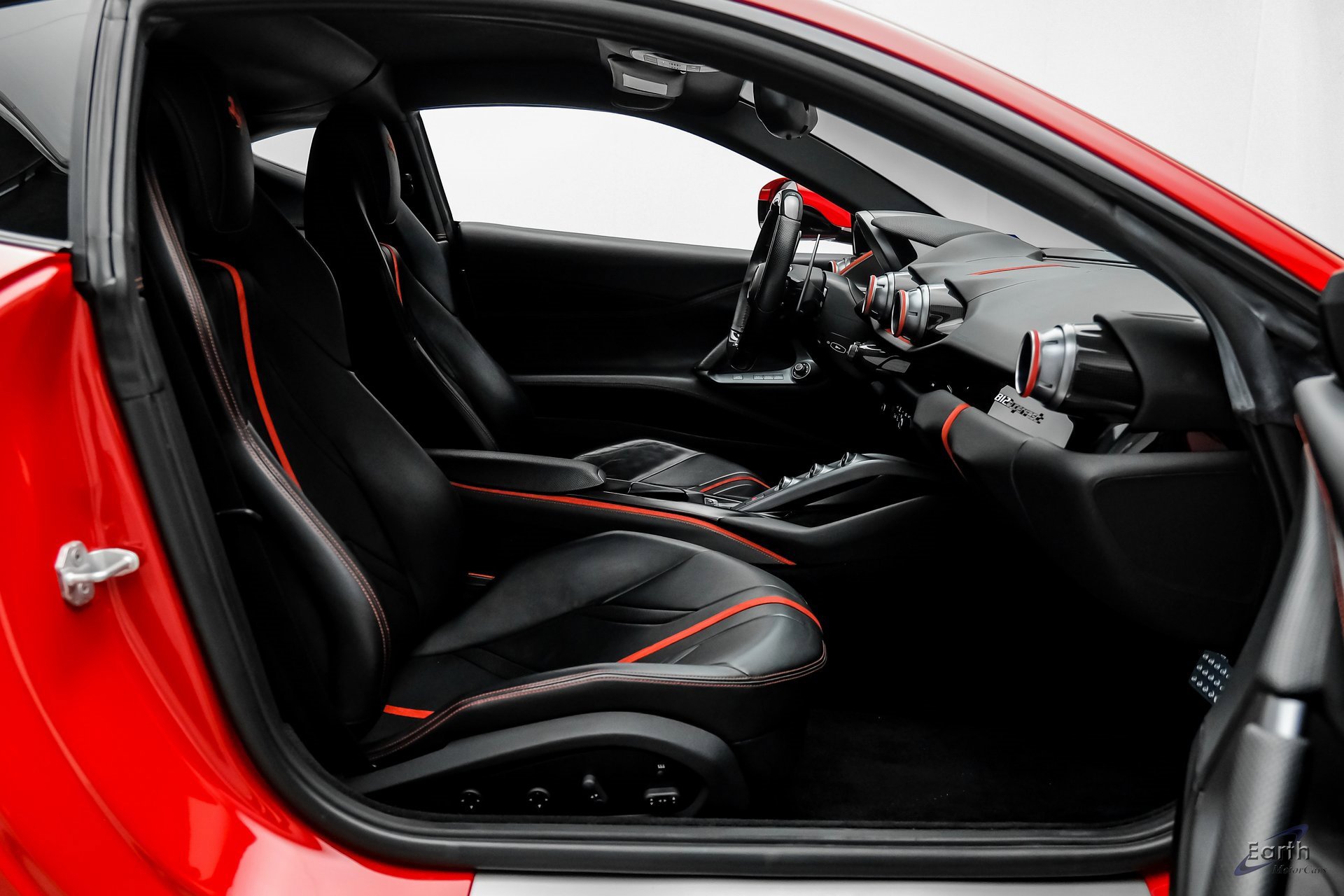 Used 2018 Ferrari 812 Superfast image 56