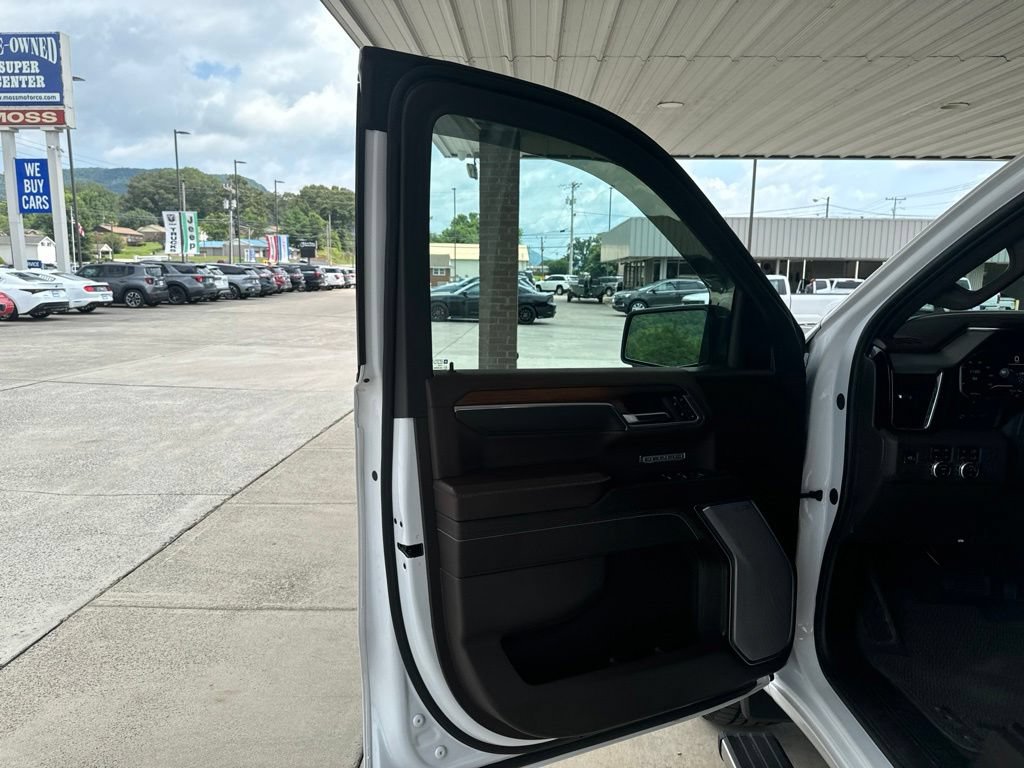 Used 2024 GMC Sierra 1500 Denali w/ Denali Reserve Package AWD/4WD image 16