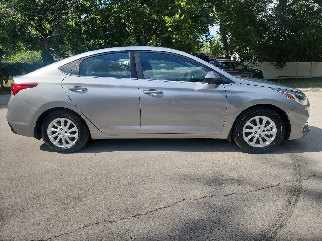 Used 2021 Hyundai Accent SEL FWD image 10