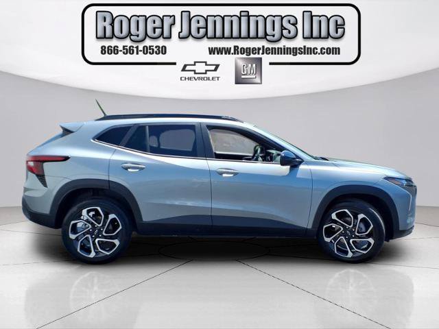 Used 2024 Chevrolet Trax RS w/ Sunroof Package FWD image 5