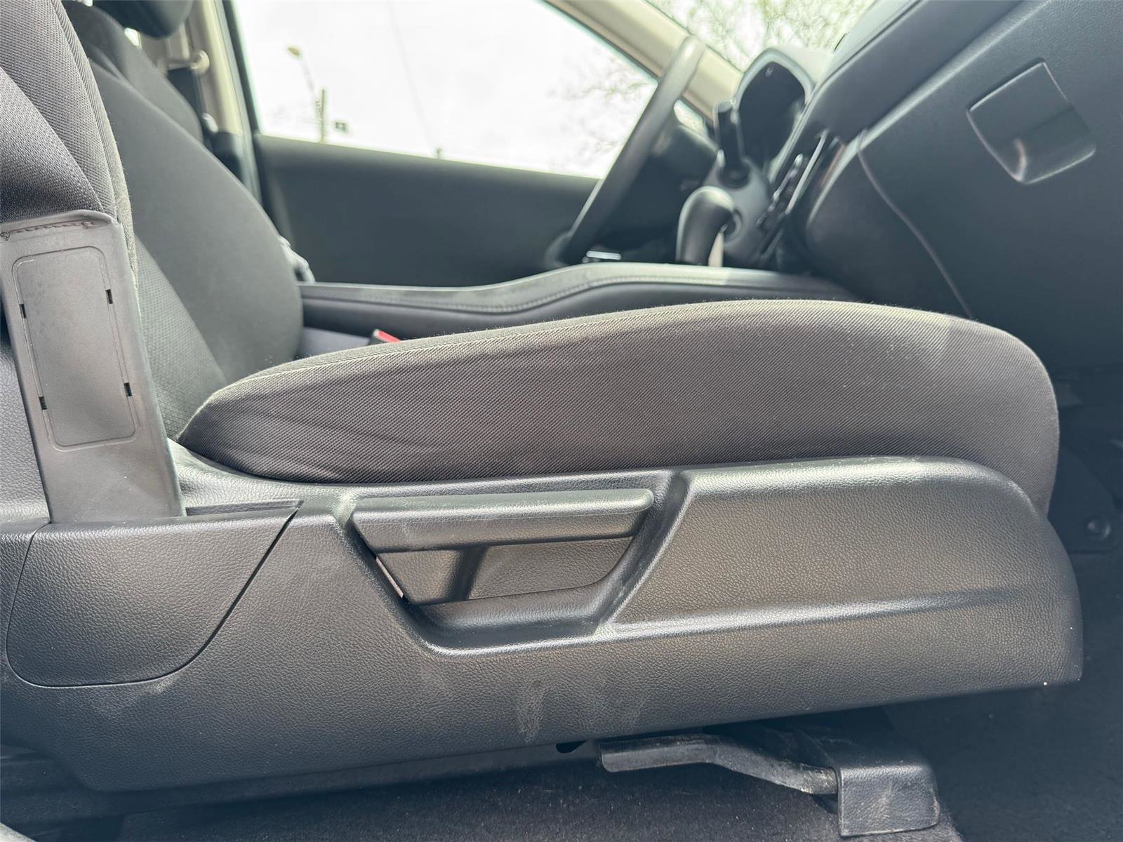 Used 2017 Honda HR-V LX image 29