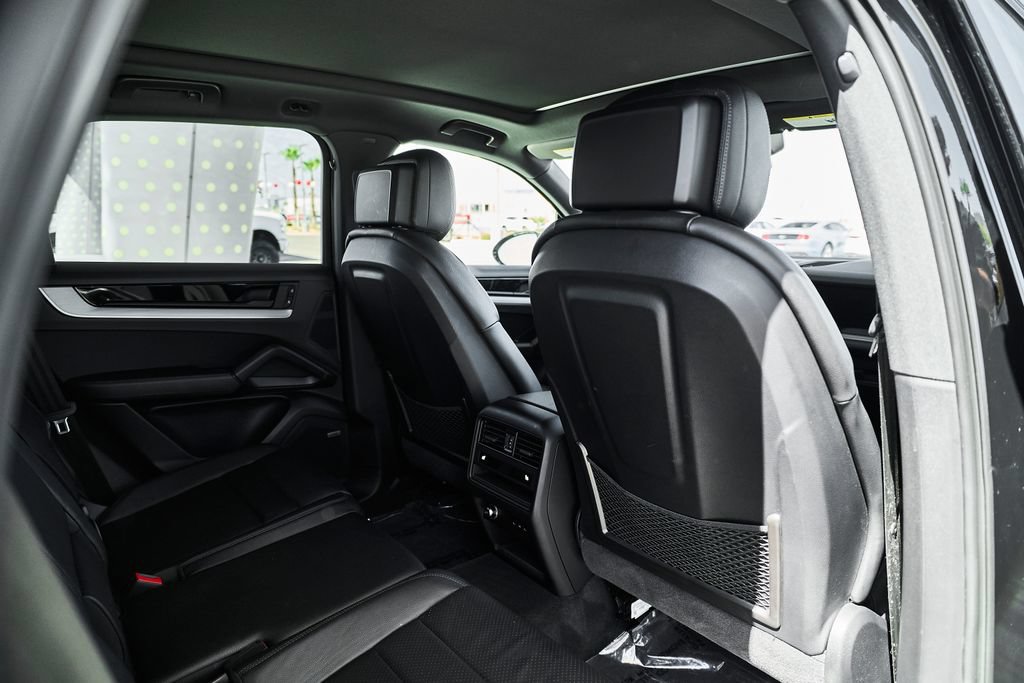 Used 2024 Porsche Cayenne AWD/4WD image 21