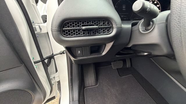 New 2027 Honda HR-V LX image 30