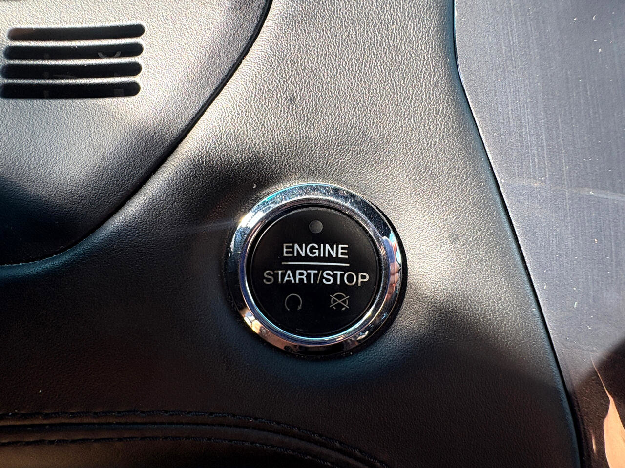 Used 2017 Ford Explorer Platinum image 20