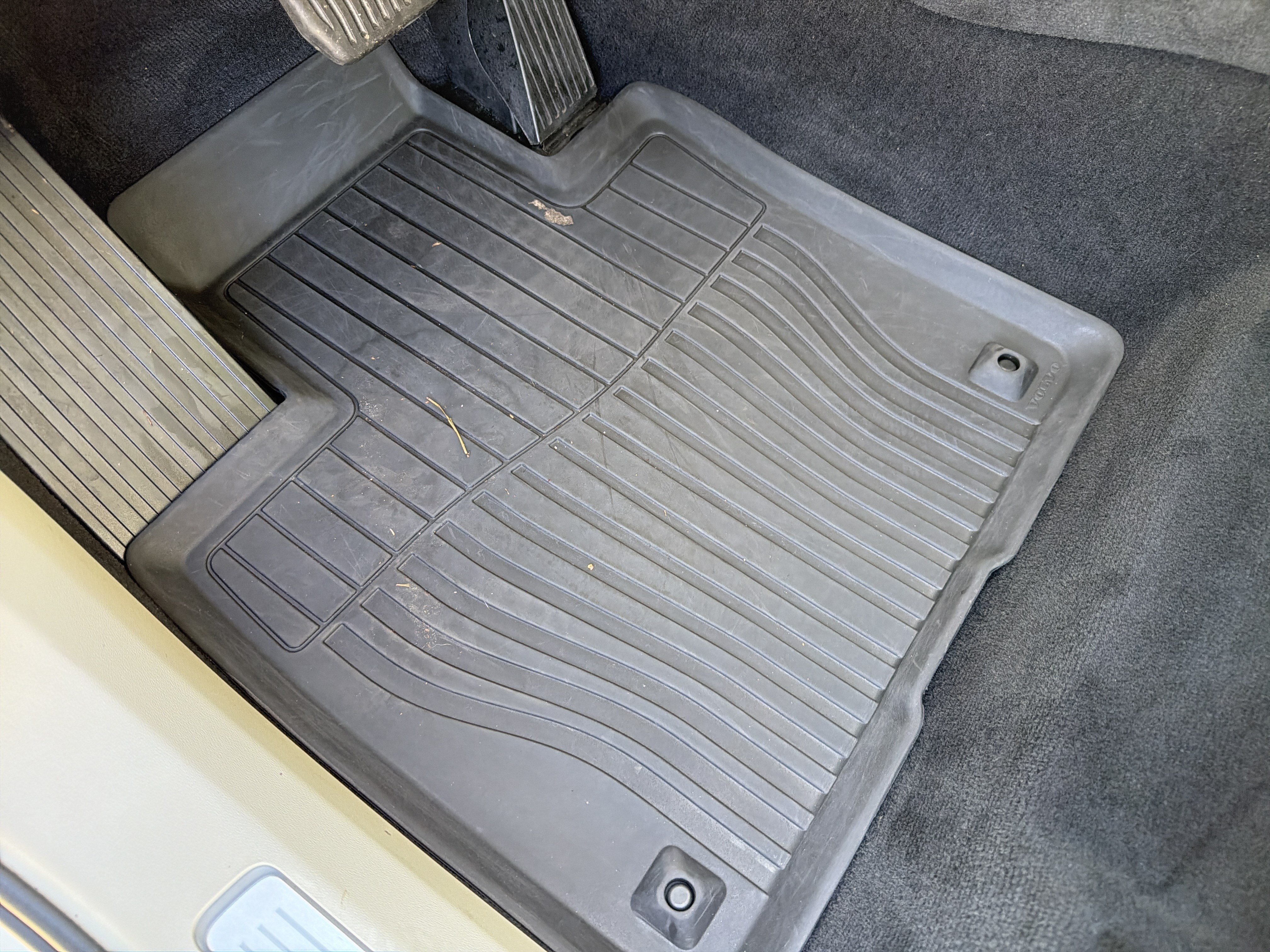 Used 2025 Volvo XC90 B6 Plus w/ Protection Package Premier AWD/4WD image 17