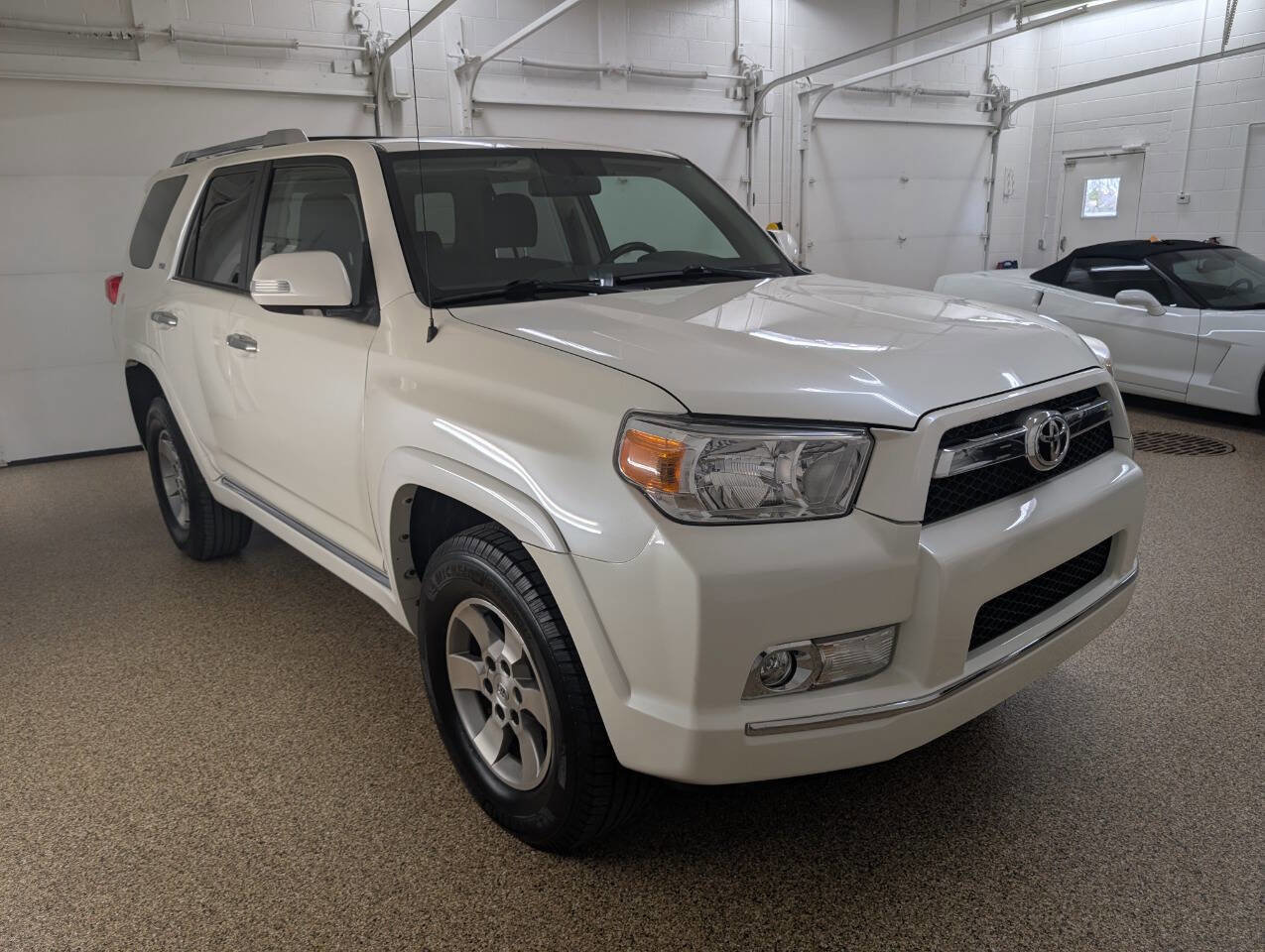 Used 2010 Toyota 4Runner SR5 image 5