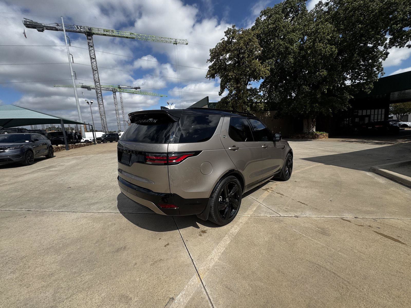 Certified 2026 Land Rover Discovery Dynamic SE AWD/4WD image 8