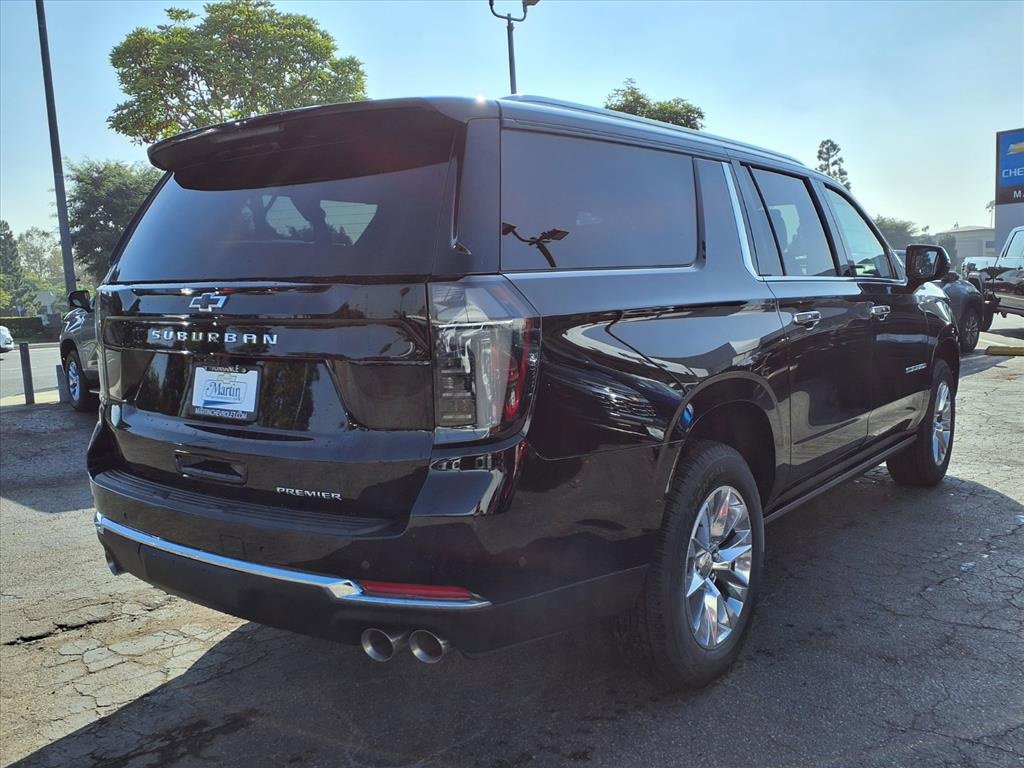 New 2026 Chevrolet Suburban Premier image 4