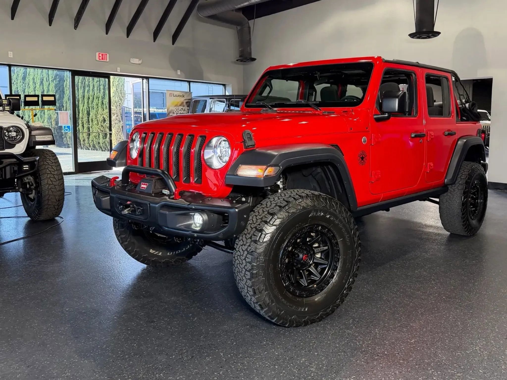 Used 2018 Jeep Wrangler Unlimited Sport image 38