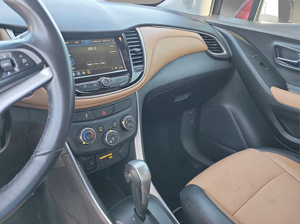 Used 2019 Chevrolet Trax LT w/ LT Convenience Package FWD image 20