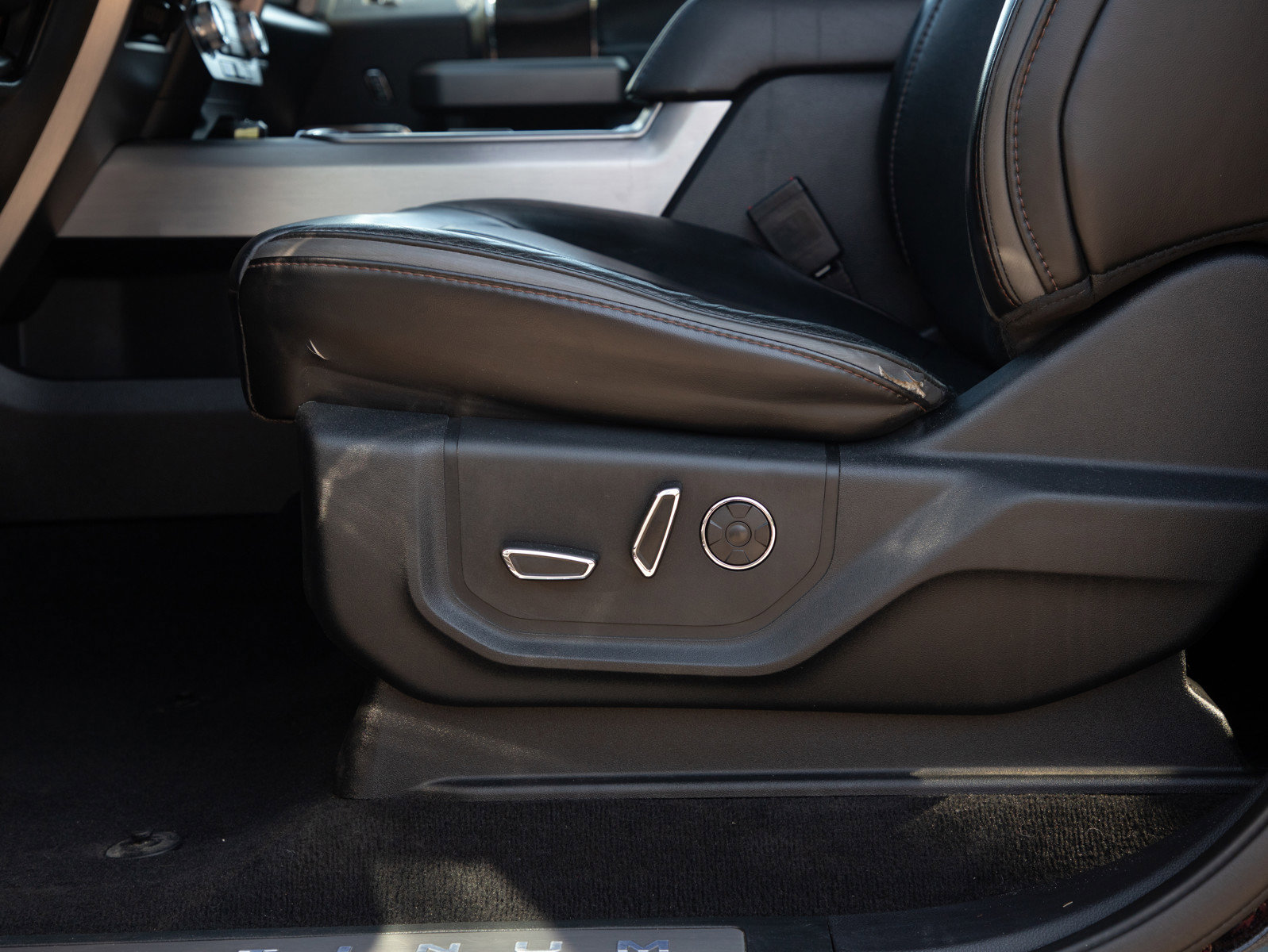 Used 2019 Ford F250 Platinum w/ Platinum Ultimate Package image 23