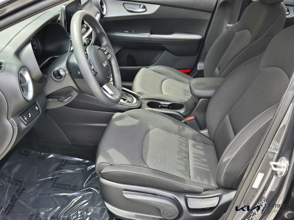 Certified 2023 Kia Forte LXS w/ LXS Technology Package FWD image 11
