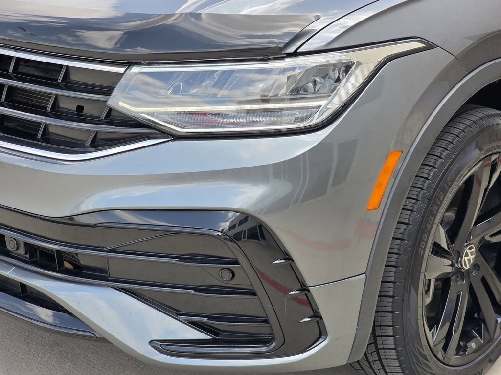 Used 2024 Volkswagen Tiguan SE R-Line FWD image 6