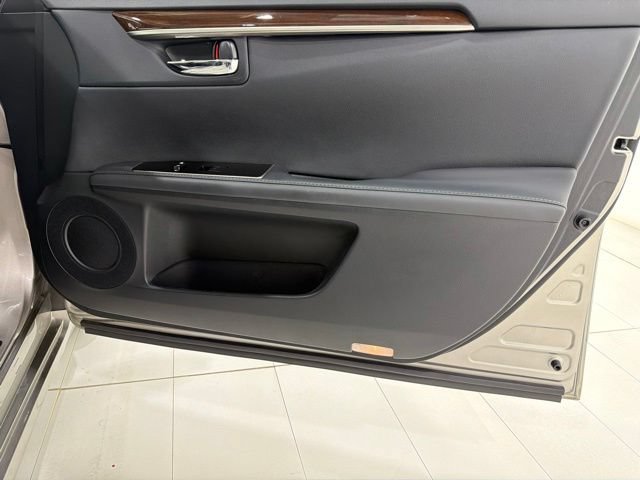 Used 2017 Lexus ES 350 w/ Luxury Package FWD image 18