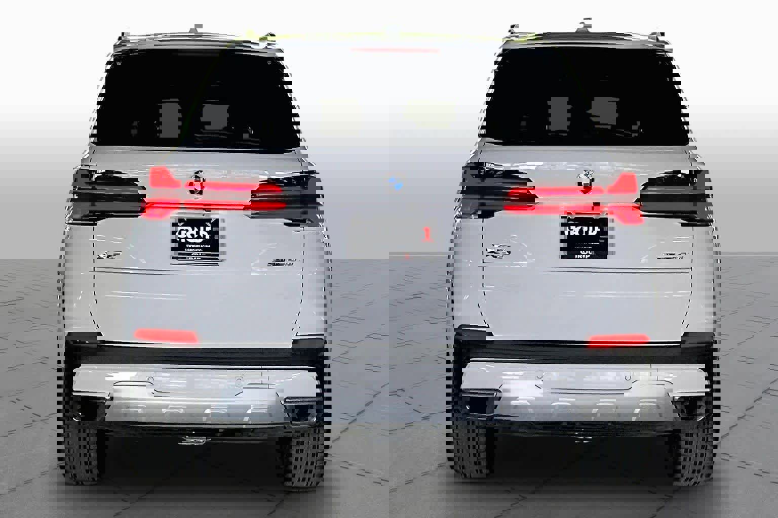 Used 2024 BMW X5 sDrive40i w/ Premium Package image 4