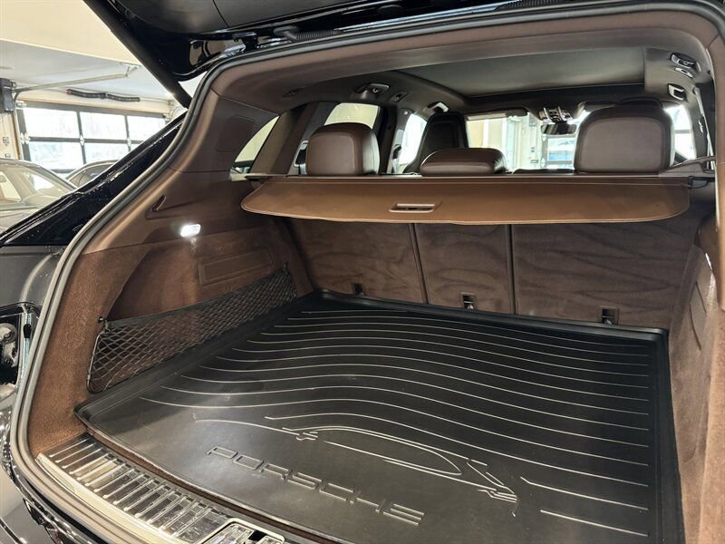 Used 2023 Porsche Cayenne image 44