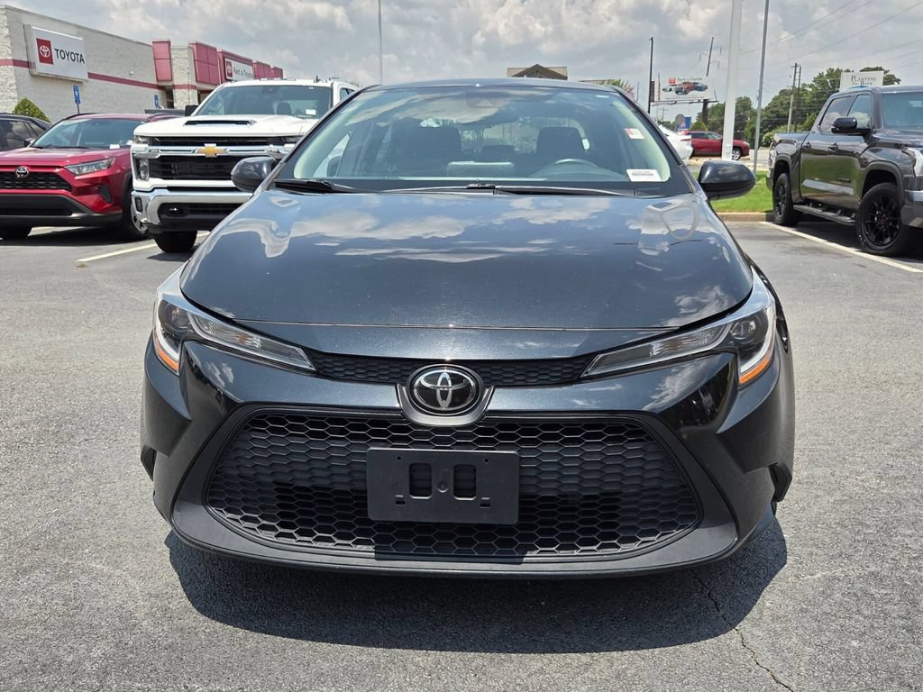 Used 2022 Toyota Corolla LE FWD image 2