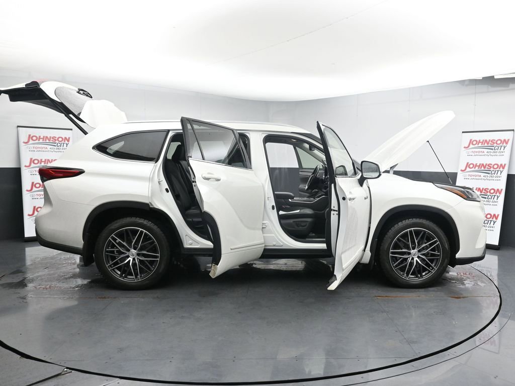 Used 2020 Toyota Highlander Limited image 27