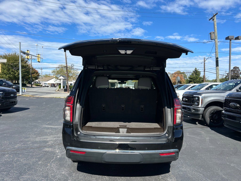 Used 2021 Chevrolet Tahoe LT w/ LT Signature Package image 16