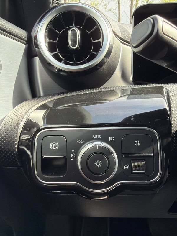 Used 2019 Mercedes-Benz A 220 4MATIC image 20