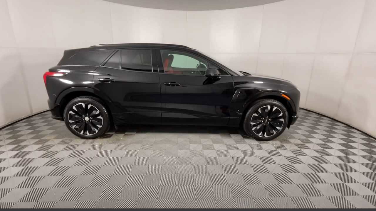 New 2025 Chevrolet Blazer EV RS image 18