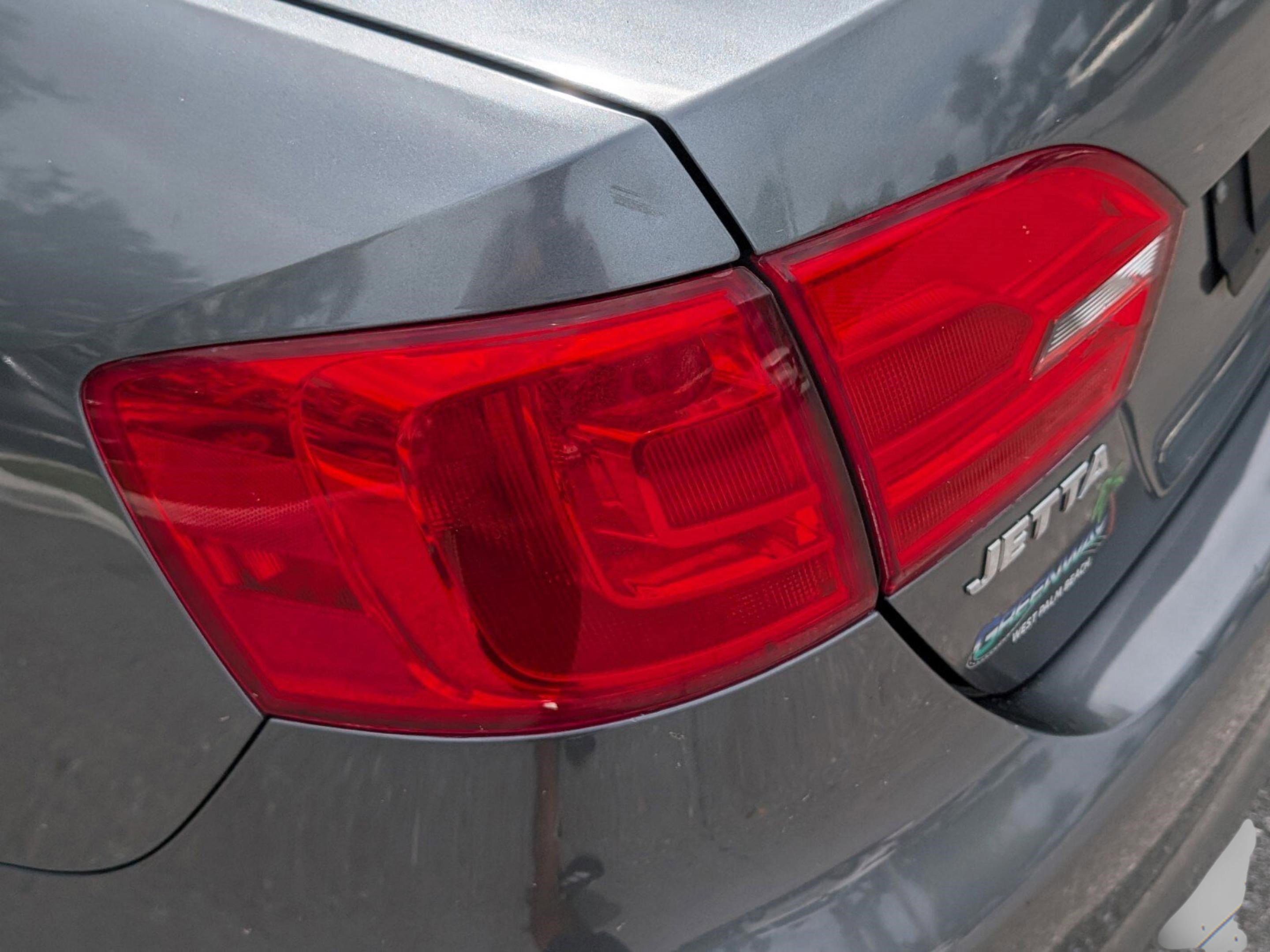 Used 2012 Volkswagen Jetta SE FWD image 19