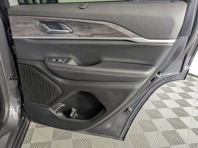 Certified 2024 Jeep Grand Cherokee Limited w/ Luxury Tech Group II image 33