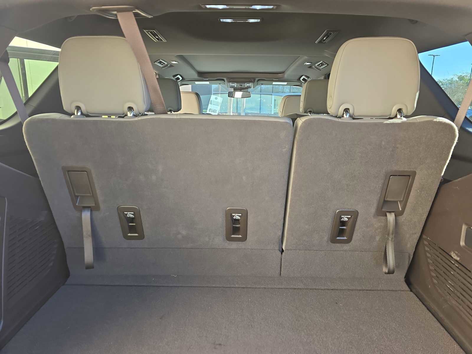 Used 2023 GMC Yukon SLT image 9