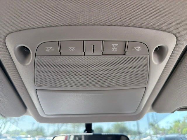 Used 2016 Nissan Rogue SV AWD/4WD image 26