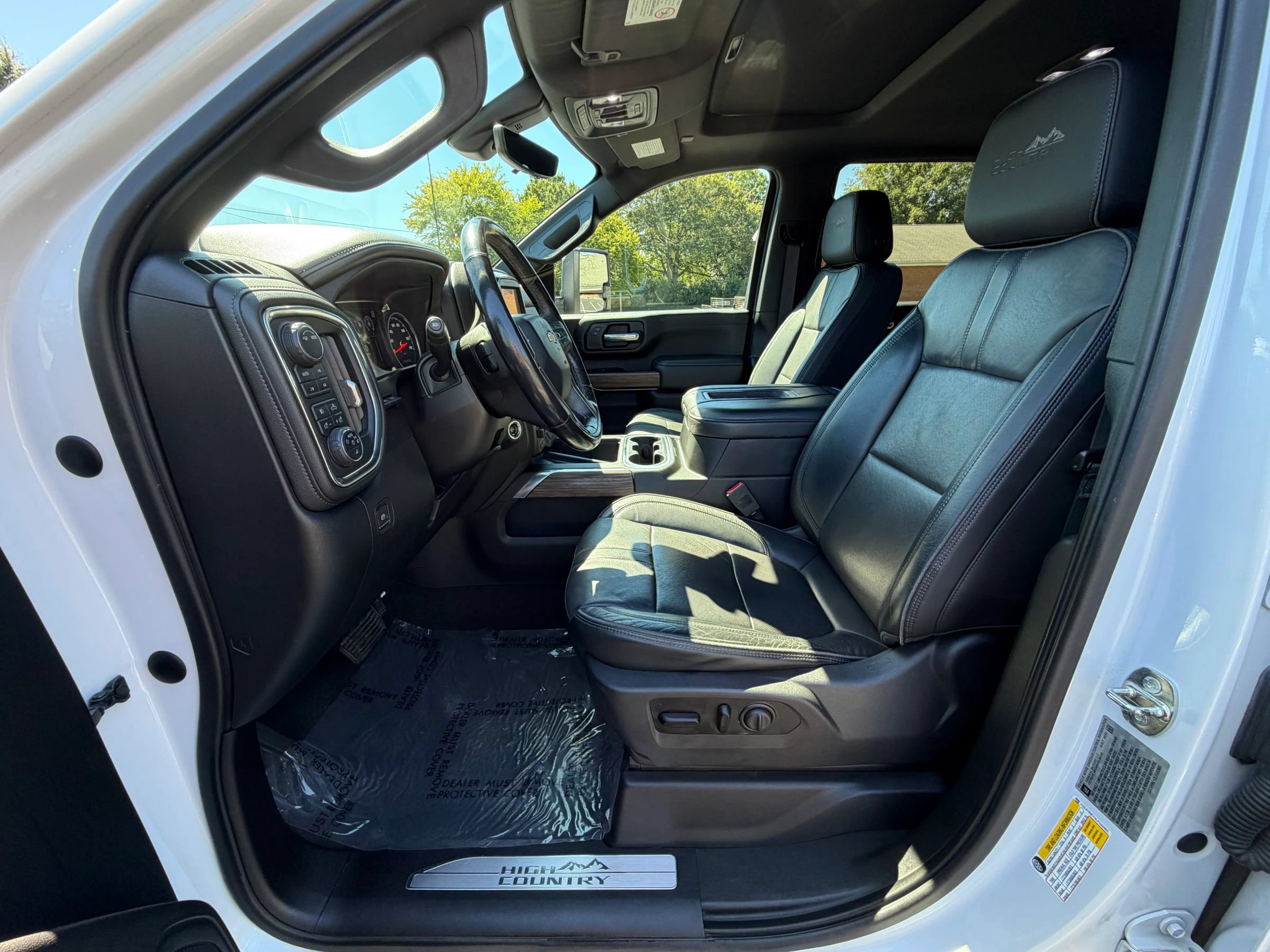 Used 2020 Chevrolet Silverado 2500 High Country w/ Technology Package AWD/4WD image 16