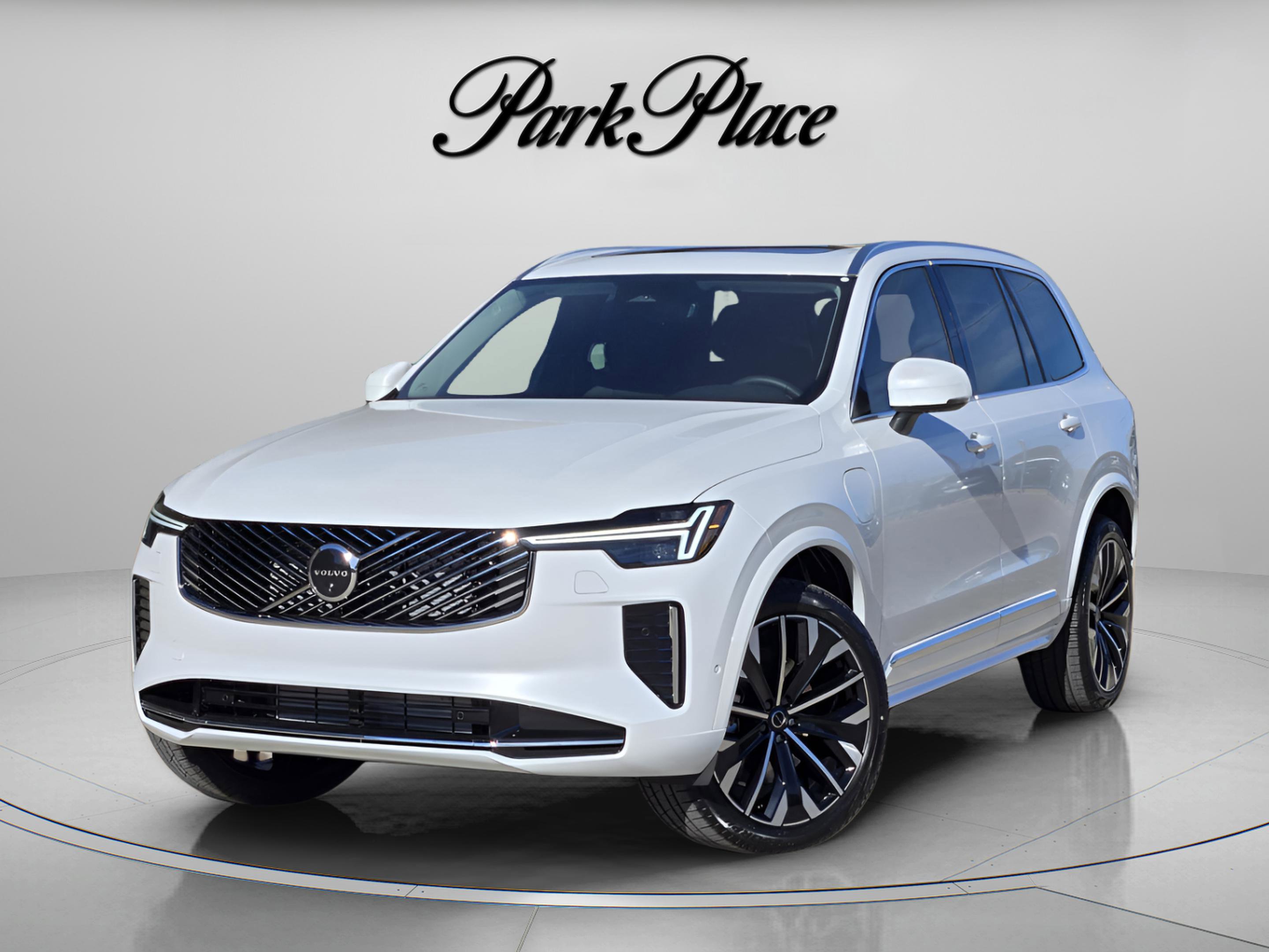 New 2026 Volvo XC90 T8 Plus w/ Protection Package Premier video 1