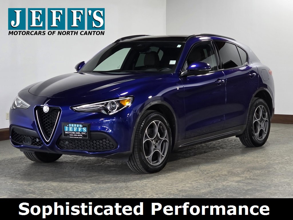 Used 2022 Alfa Romeo Stelvio Ti image 1