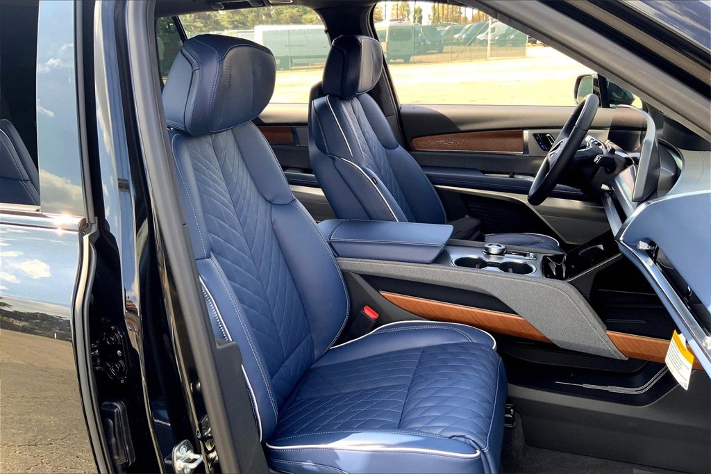 New 2026 Cadillac Vistiq Premium Luxury image 36