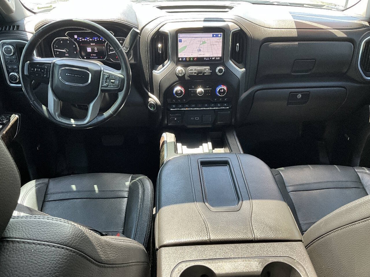 Used 2021 GMC Sierra 2500 Denali w/ Denali Ultimate Package AWD/4WD image 18