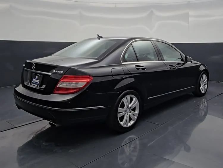 Used 2011 Mercedes-Benz C 300 4MATIC Sedan image 7