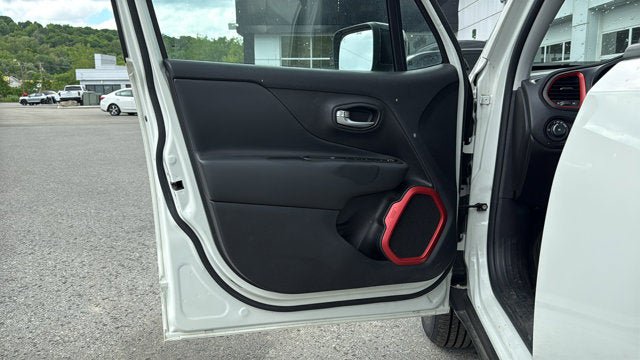 Certified 2022 Jeep Renegade Trailhawk AWD/4WD image 12