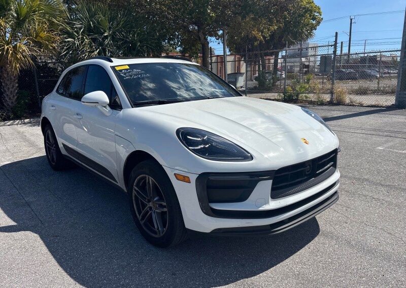 Used 2023 Porsche Macan Turbo image 11