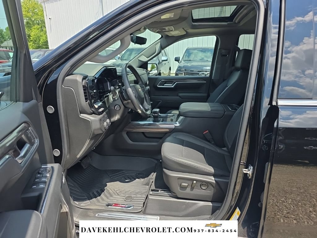 Used 2025 Chevrolet Silverado 1500 LTZ w/ LTZ Premium Package AWD/4WD image 18