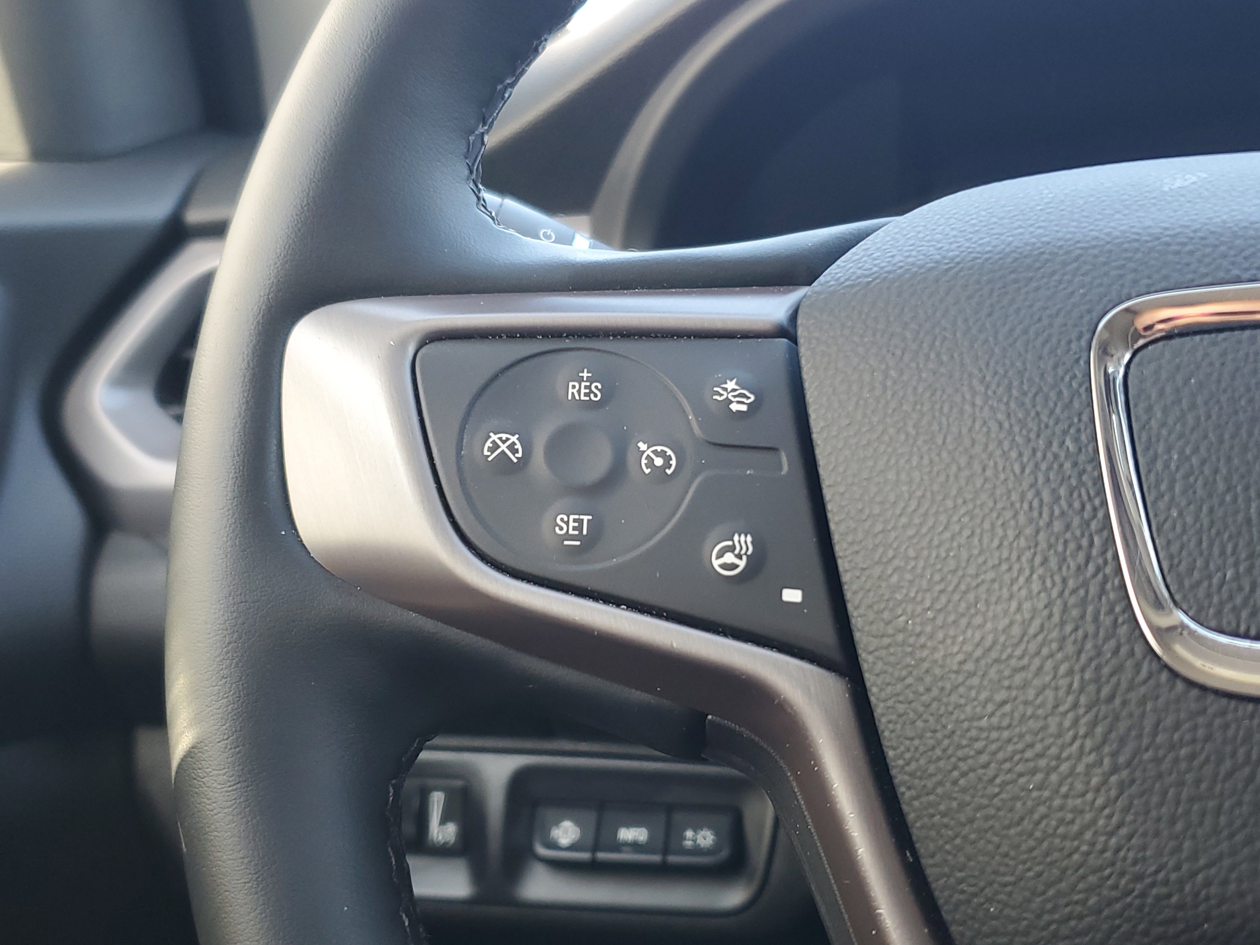 Used 2023 GMC Acadia AT4 w/ Technology Package image 26