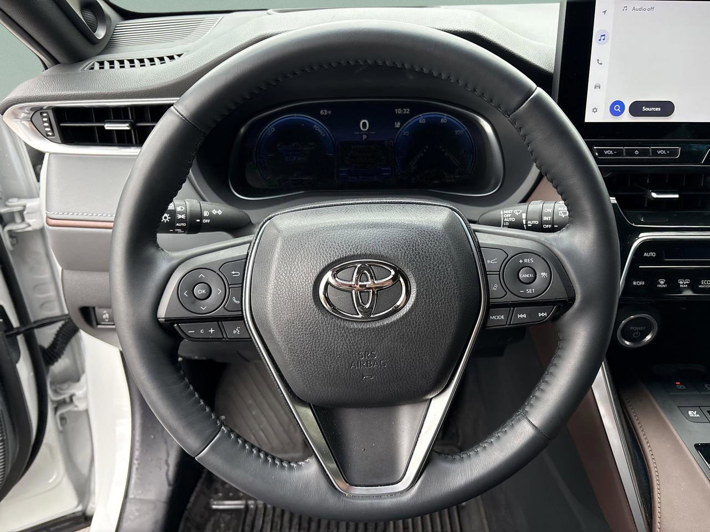 Used 2023 Toyota Venza Limited image 12