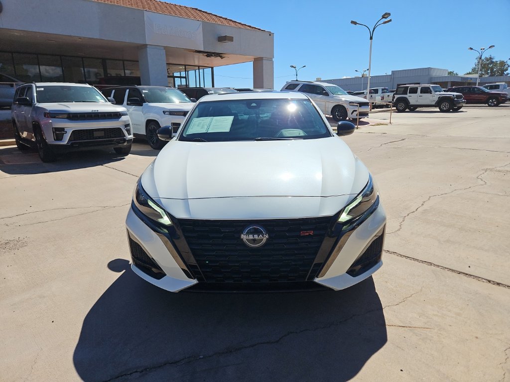 Used 2023 Nissan Altima 2.5 SR w/ SR Premium Package FWD image 6