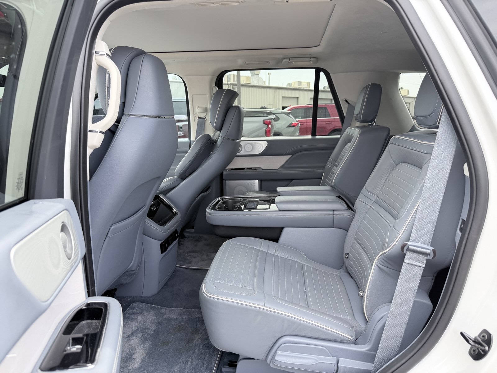 Used 2022 Lincoln Navigator Black Label AWD/4WD image 3