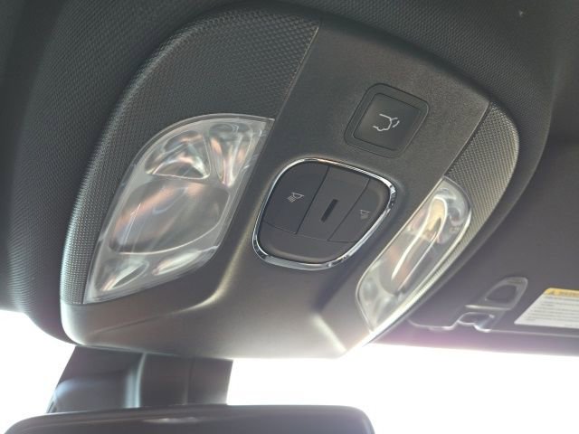 New 2026 Jeep Compass Latitude image 13