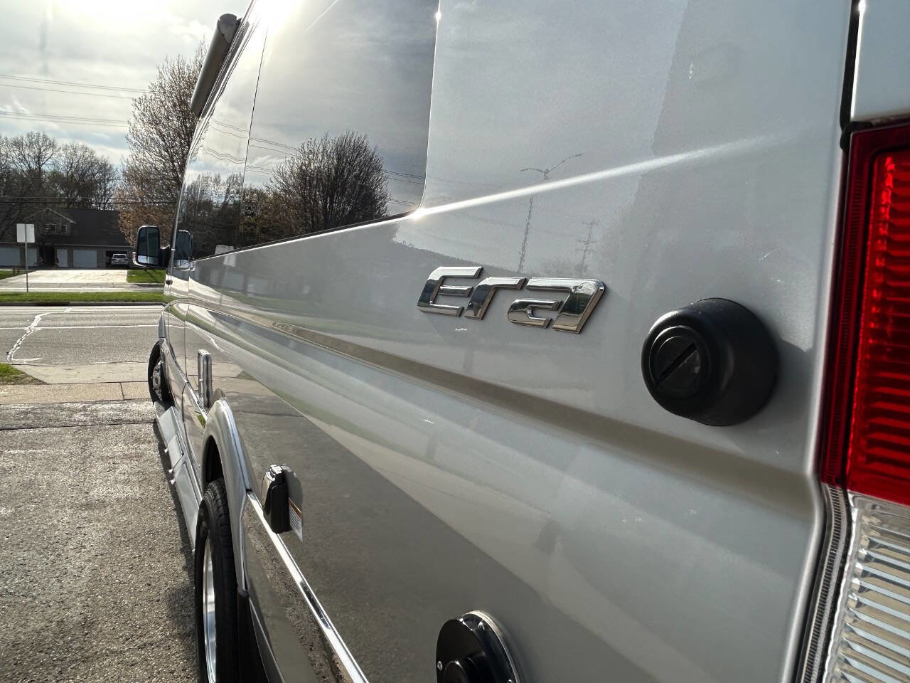 Used 2017 Mercedes-Benz Sprinter 3500 image 13