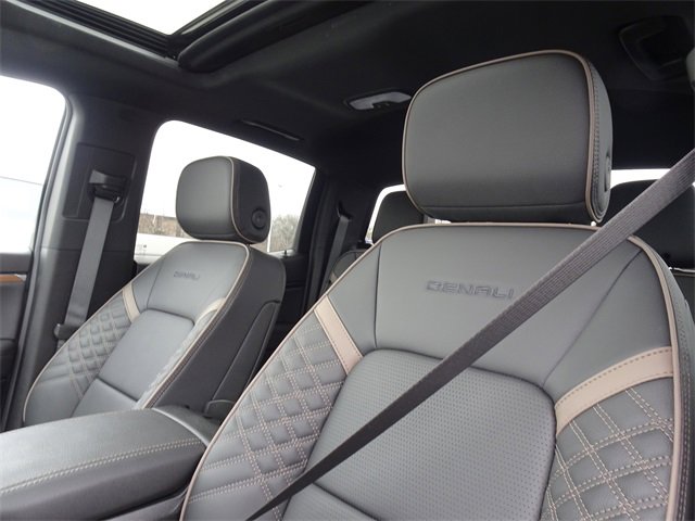 New 2026 GMC Canyon Denali image 12