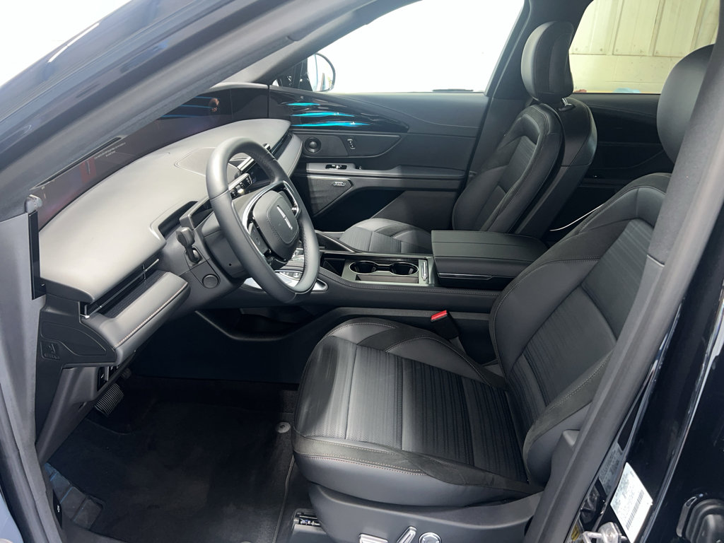 New 2025 Lincoln Nautilus Reserve w/ Jet Appearance Package image 9