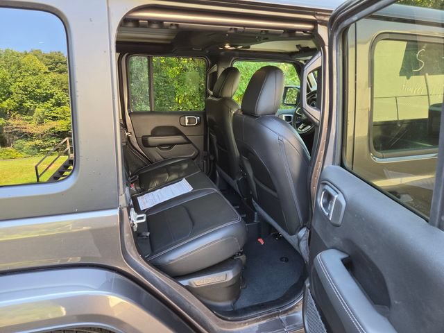 Used 2022 Jeep Wrangler Unlimited Sahara w/ Cold Weather Group AWD/4WD image 27