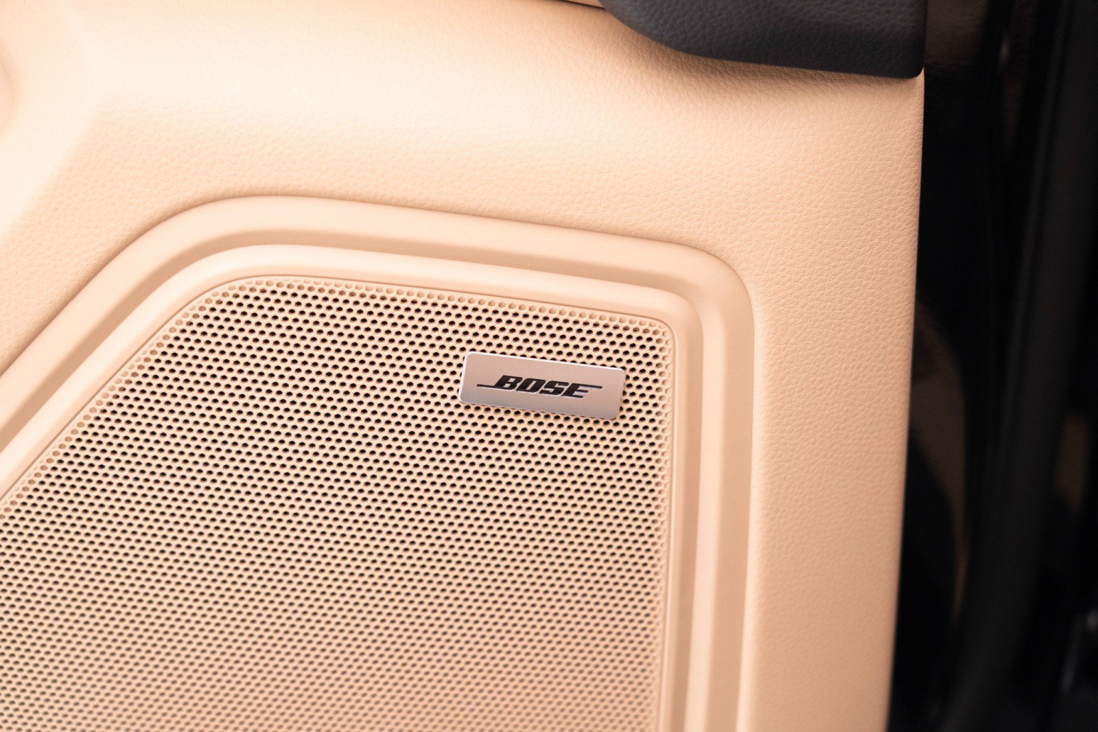 New 2026 Porsche Macan image 23