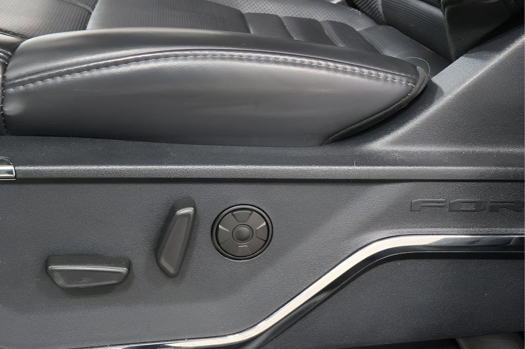 Used 2025 Ford F250 Platinum image 22